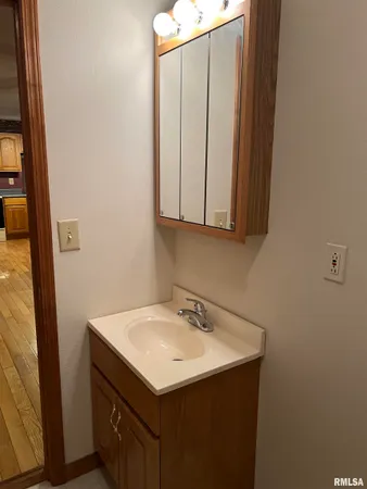 $129,900 | 110 Wyatt Street, Franklin, IL 62638