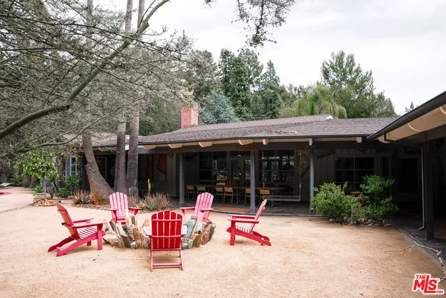 a view of outdoor space yard deck and patio