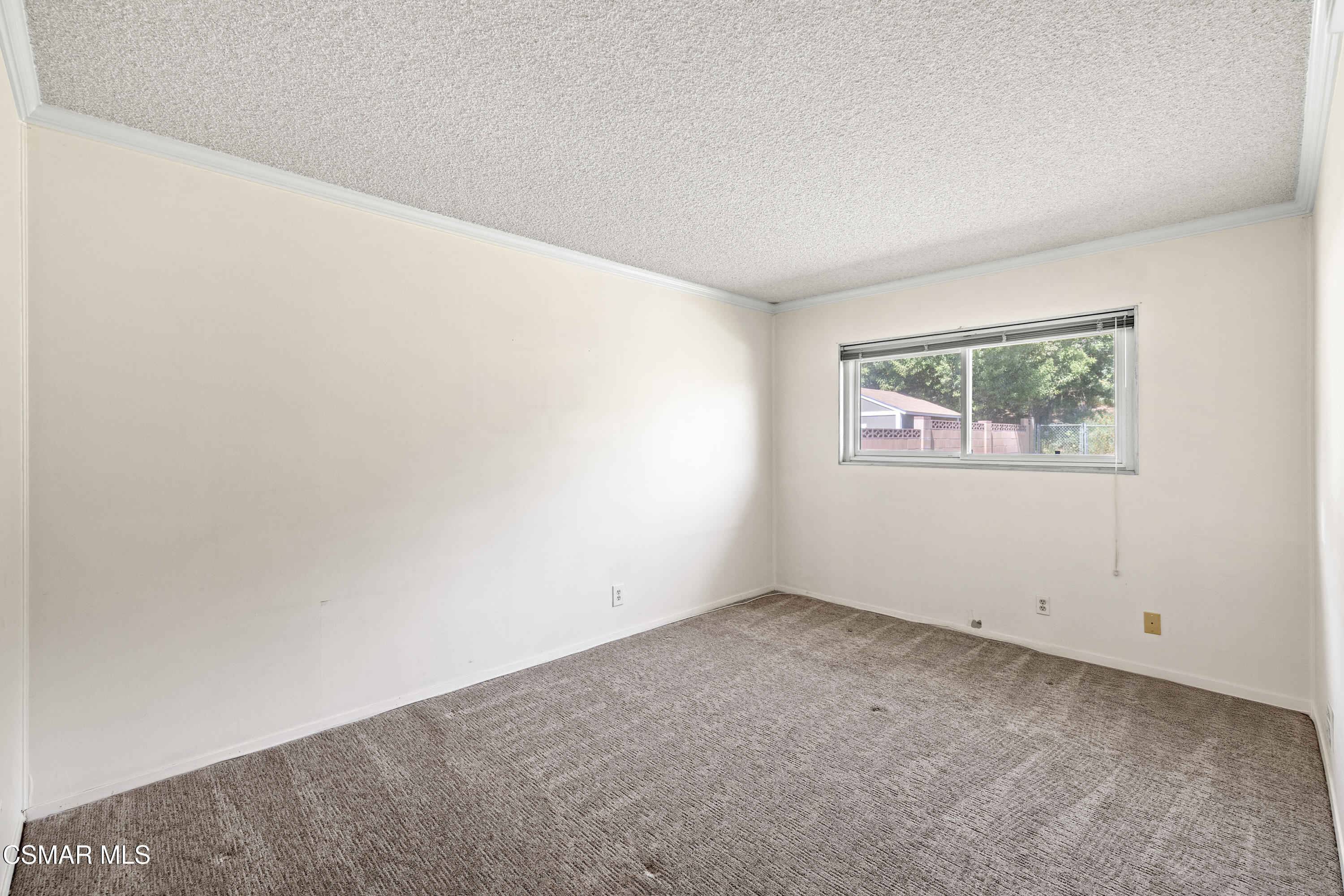4477 Hempstead Street Simi Valley, CA 93063 - Photo 13 of 25 an empty room with a window