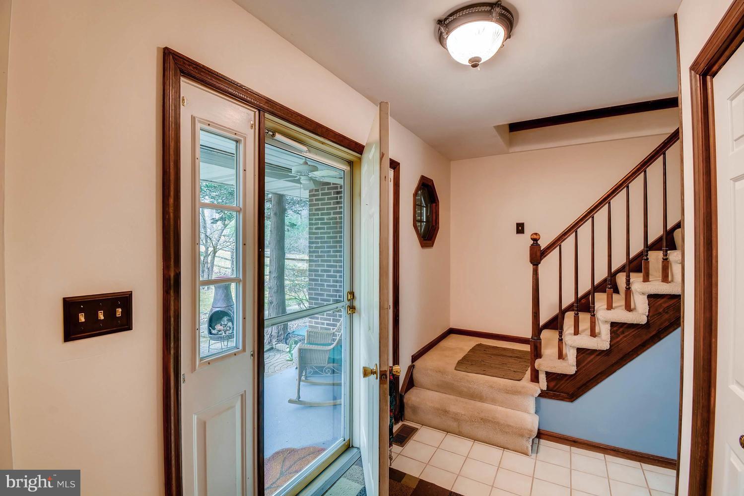 1519 Crestview Road Joppa, MD 21085 - Photo 4 of 28 Foyer w/ceramic tile