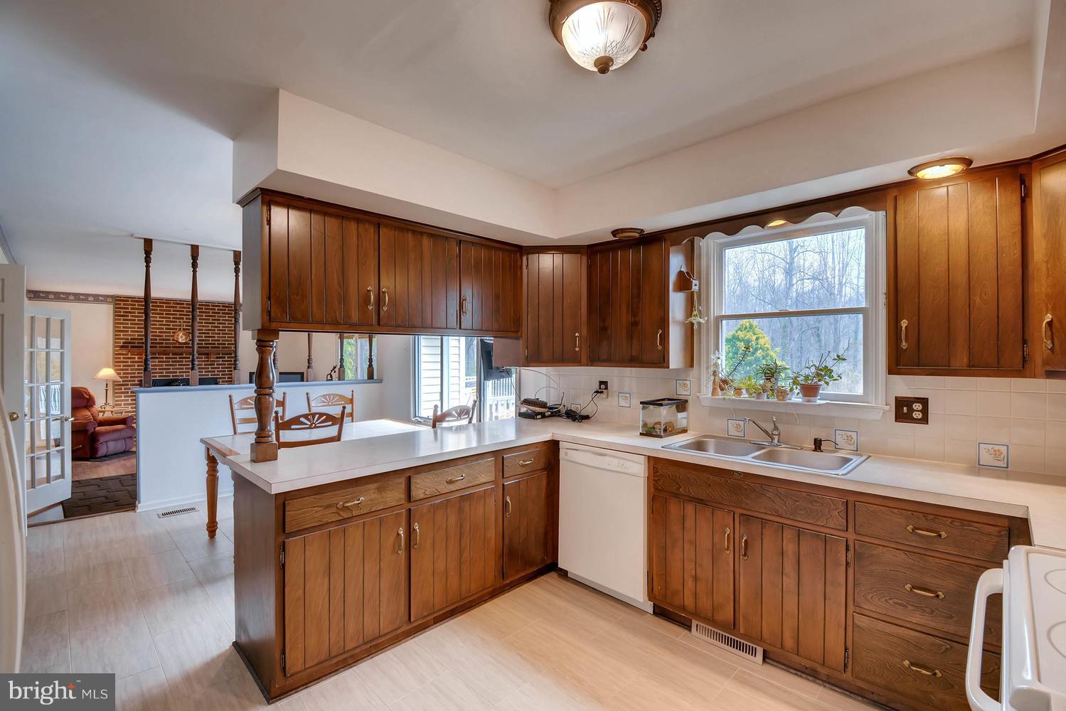 1519 Crestview Road Joppa, MD 21085 - Photo 8 of 28 Kitchen open to breakfast area