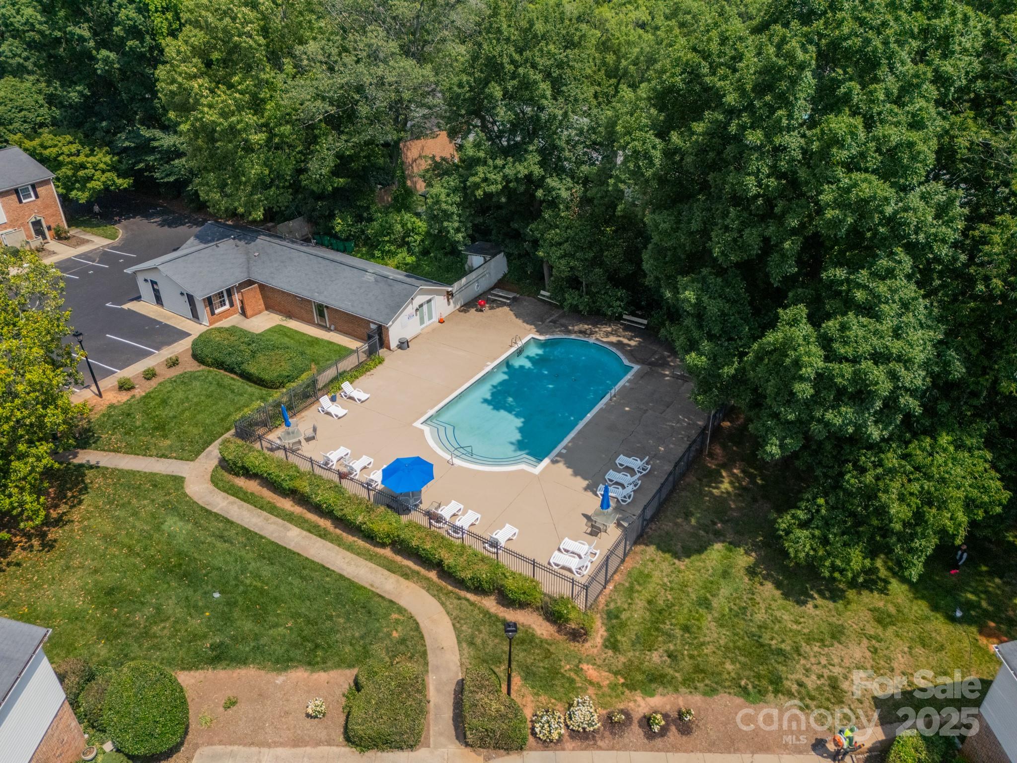 5927 Quail Hollow Road, Unit H Charlotte, NC 28210 - Photo 31 of 45 an aerial view of a house
