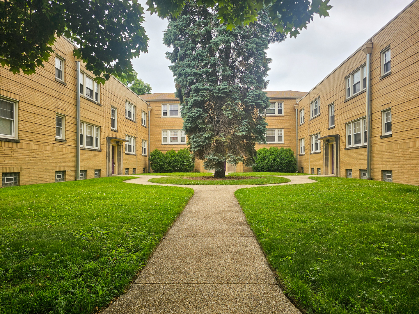 86 Lincoln Avenue, Unit 2W Riverside, IL 60546 - Photo 1 of 18