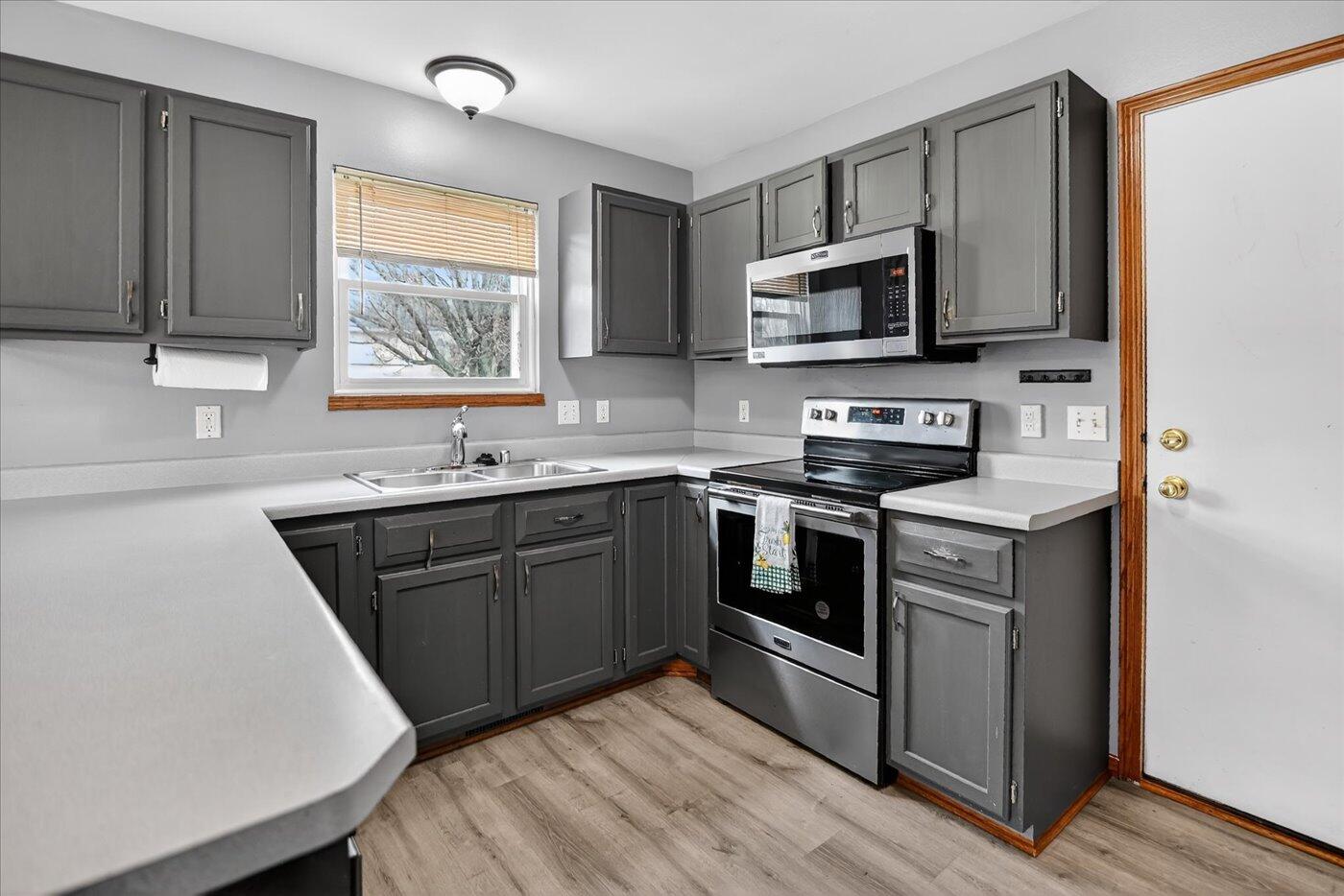 1214 Dayflower Drive Madison, WI 53719 - Photo 18 of 63 4524
