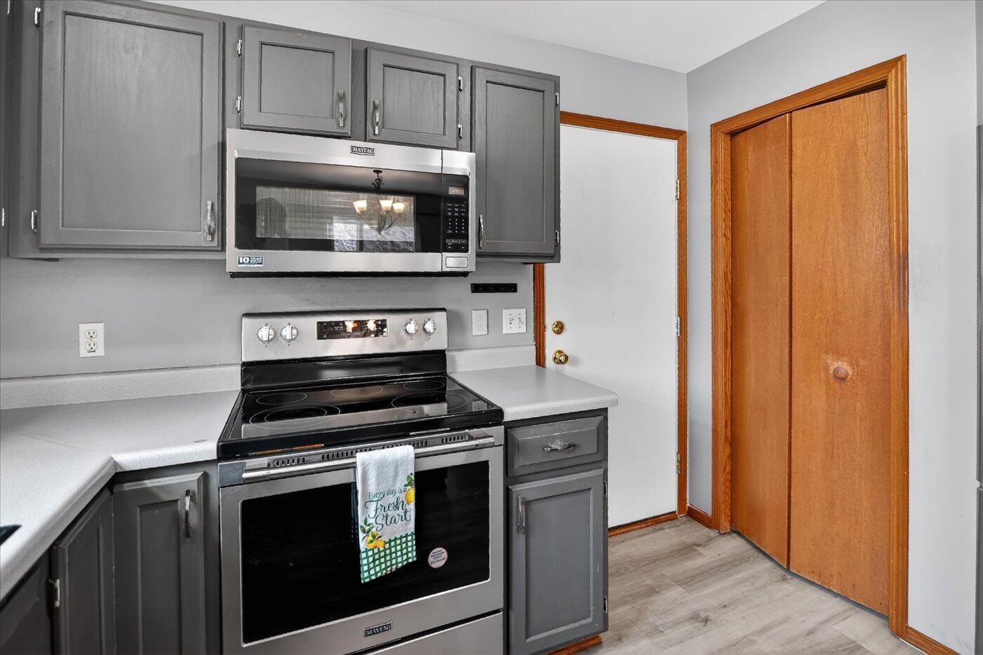 1214 Dayflower Drive Madison, WI 53719 - Photo 21 of 63 4527