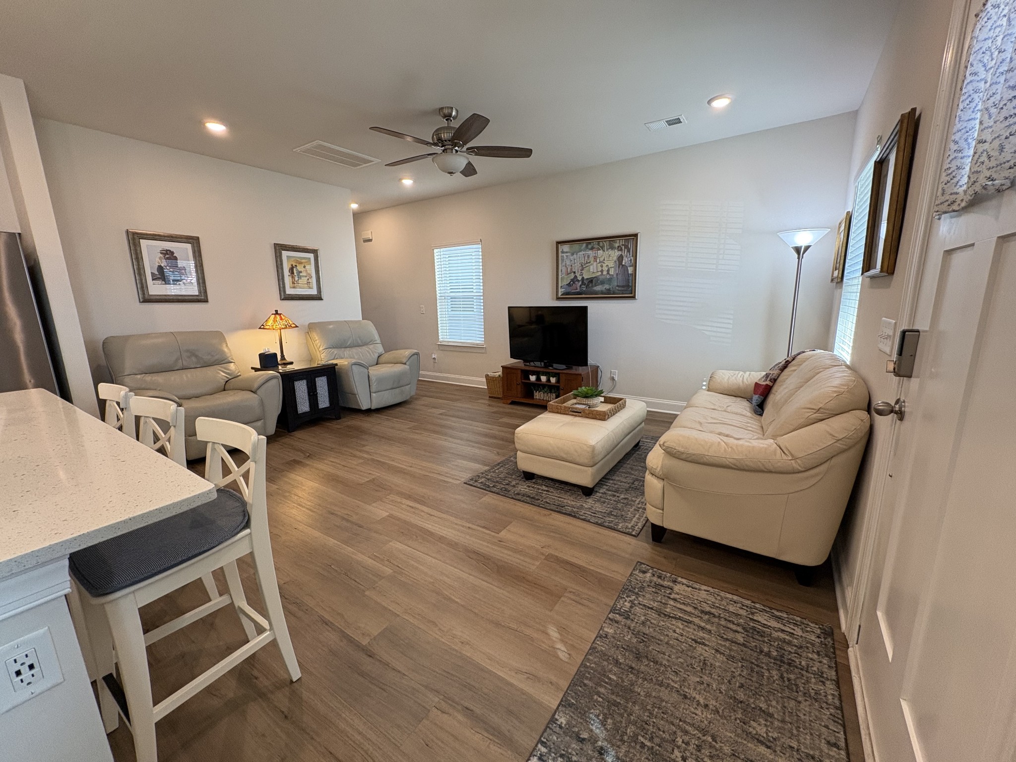 672 Taylor Bend Columbia, TN 38401 - Photo 15 of 32 a living room with furniture and a wooden floor