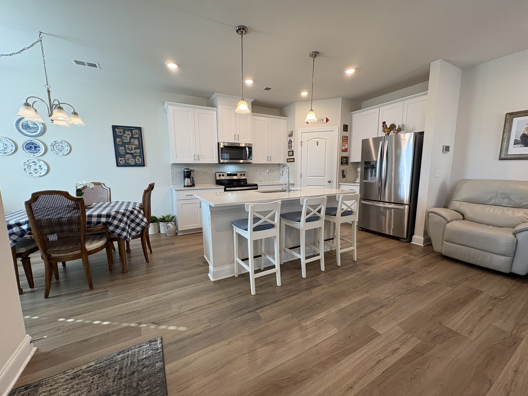 672 Taylor Bend Columbia, TN 38401 - Photo 8 of 32 a view of a dining room with furniture