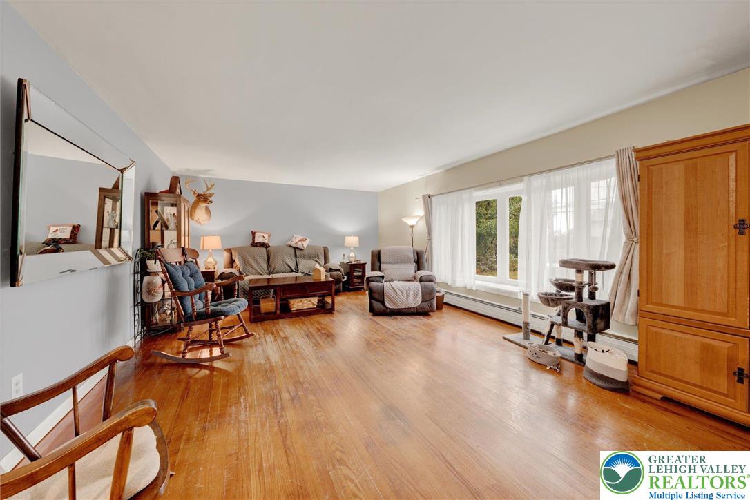 6097 Snyders Church Road Bath, PA 18014 - Photo 4 of 16 Gallery Image 4