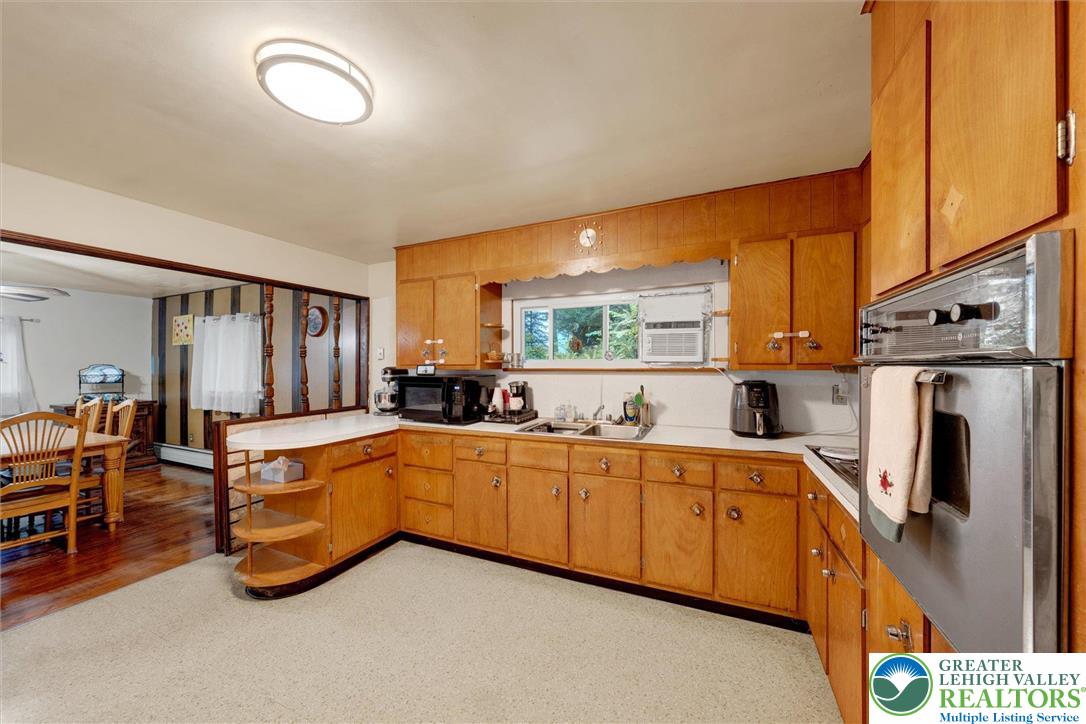 6097 Snyders Church Road Bath, PA 18014 - Photo 7 of 16 Gallery Image 7