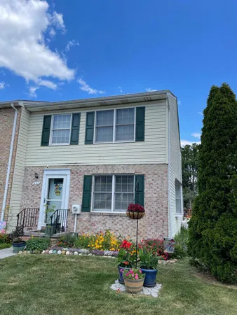 $290,000 | 111 Equestrian Drive, Stephens City, VA 22655
