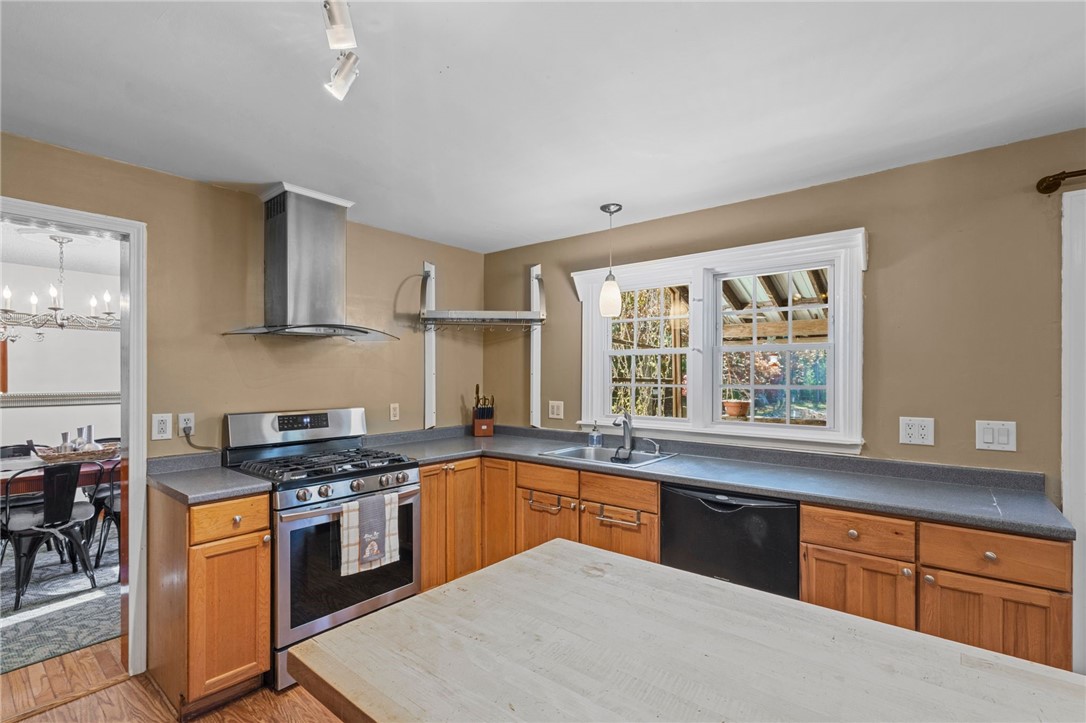 509 Perry Hill Road Coventry, RI 02816 - Photo 17 of 50
