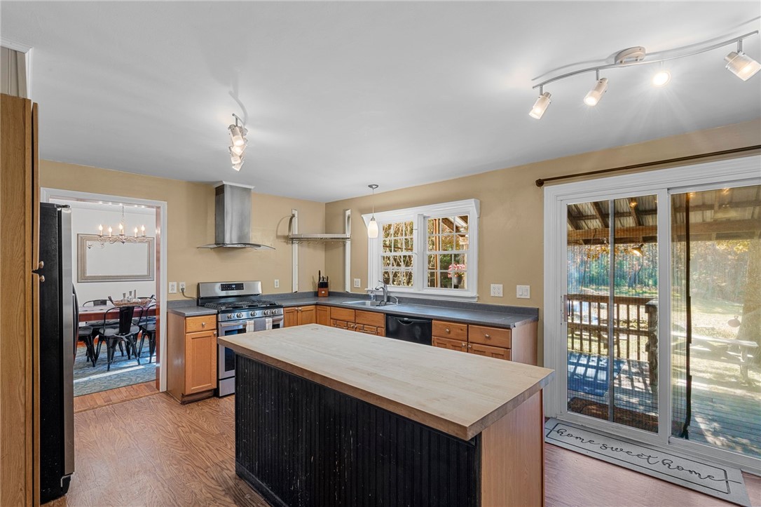 509 Perry Hill Road Coventry, RI 02816 - Photo 18 of 50