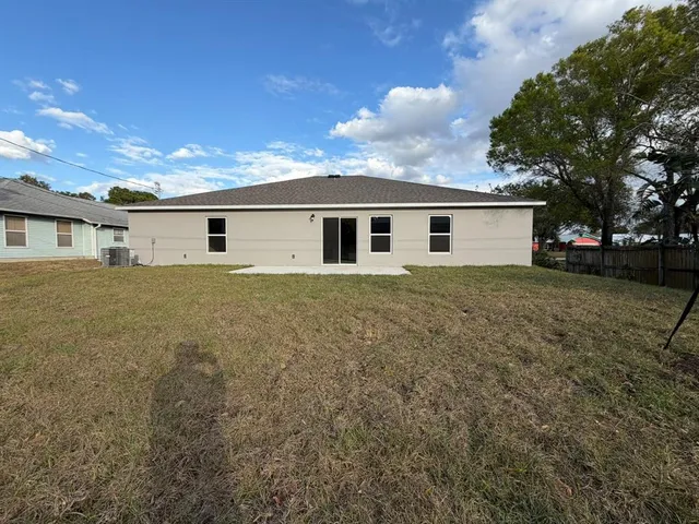 $2,450 | 8855 101st Avenue, Vero Beach, FL 32967