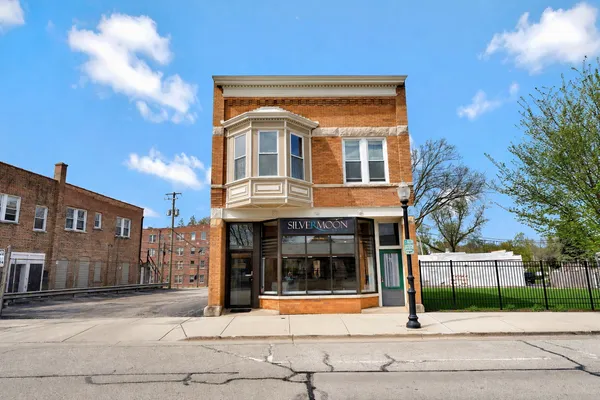 $950,000 | 711 West Hillgrove Avenue, La Grange, IL 60525