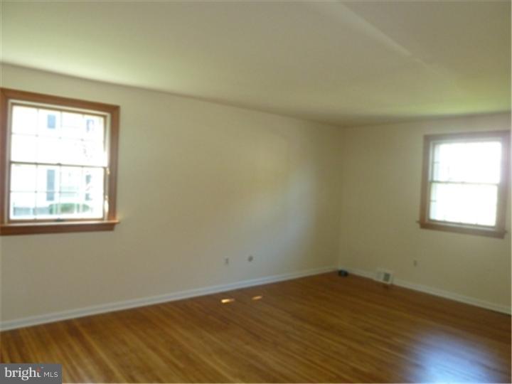 435 Ridge Lane Springfield, PA 19064 - Photo 13 of 25 Master Bedroom