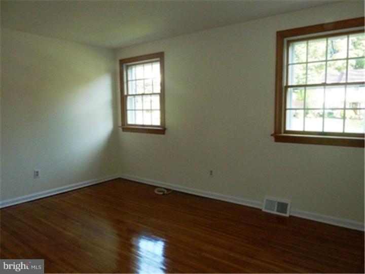 435 Ridge Lane Springfield, PA 19064 - Photo 17 of 25 Bedroom 3