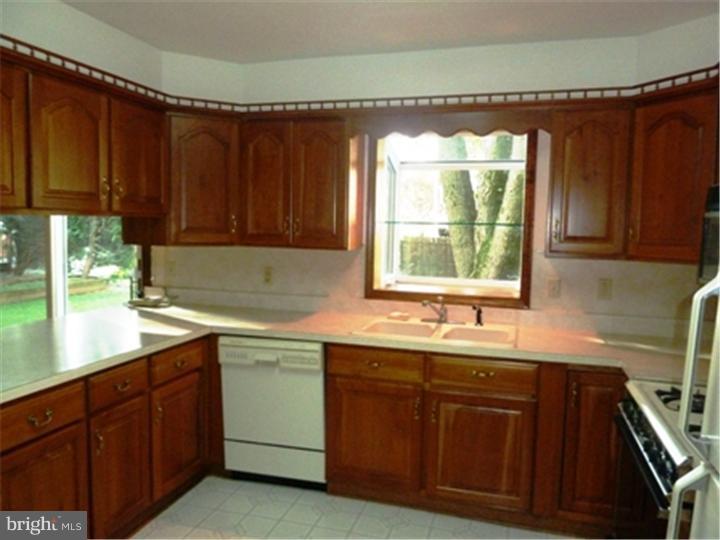 435 Ridge Lane Springfield, PA 19064 - Photo 9 of 25 Kitchen