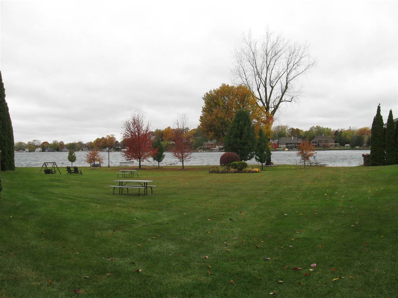 2227 North Long Lake Road Fenton, MI 48430 - Photo 4 of 20 50004656-3.JPG