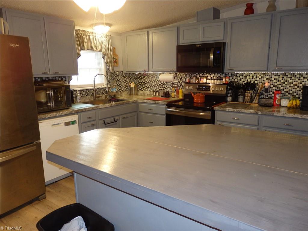492 Mt Shepherd Road Asheboro, NC 27205 - Photo 14 of 43 Attached microwave