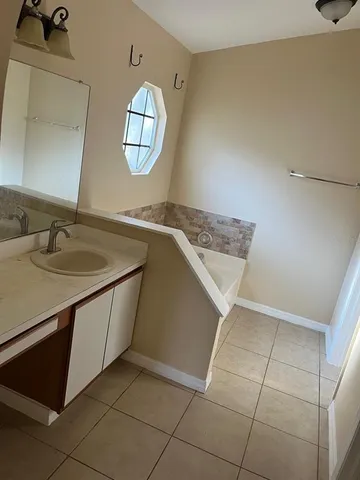 $2,200 | 10106 Allenwood Drive, Riverview, FL 33569