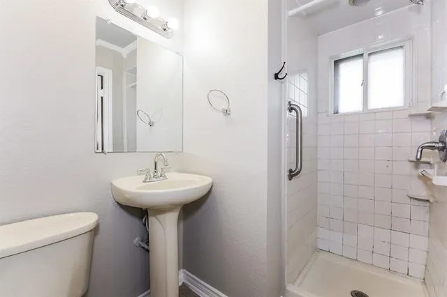 $1,655 | 2907 East Mitchell Street, Arlington, TX 76010