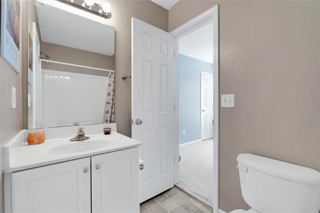 109 P-4-80 Pendleton, SC 29670 - Photo 17 of 22 Full Bath-upstairs