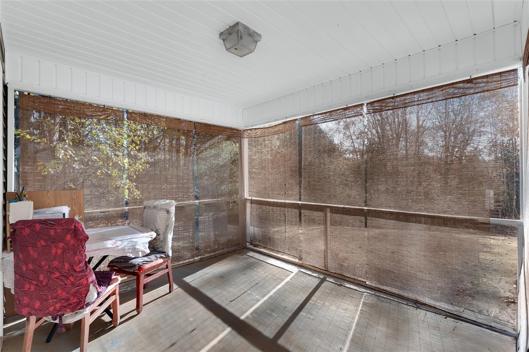 109 P-4-80 Pendleton, SC 29670 - Photo 19 of 22 screened porch