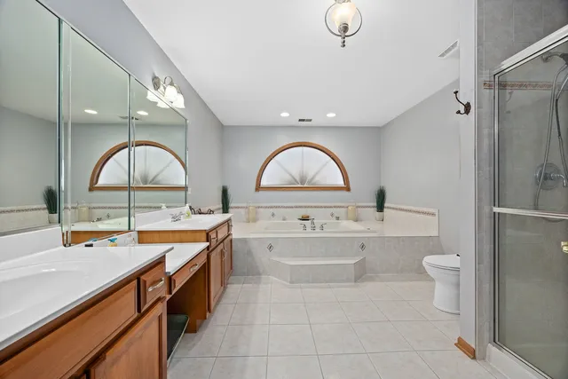 a view of living room washer and dryer
