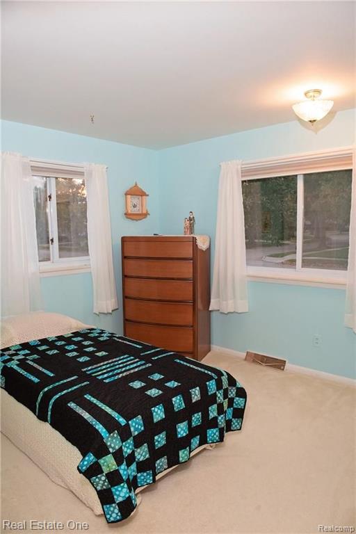 1853 Massoit Road Royal Oak, MI 48073 - Photo 22 of 38