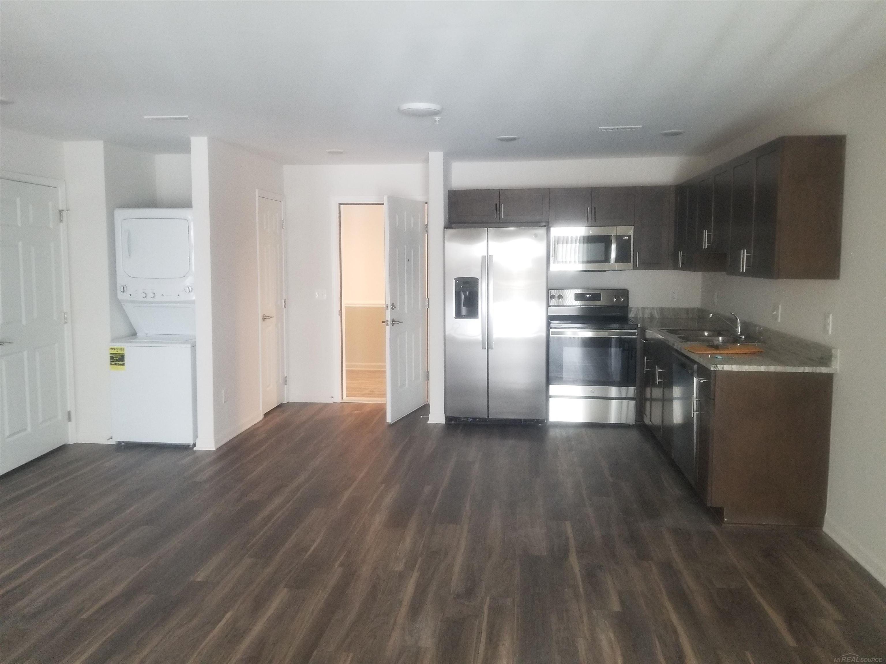 33630 Utica Road, Unit 200B Fraser, MI 48026 - Photo 3 of 15