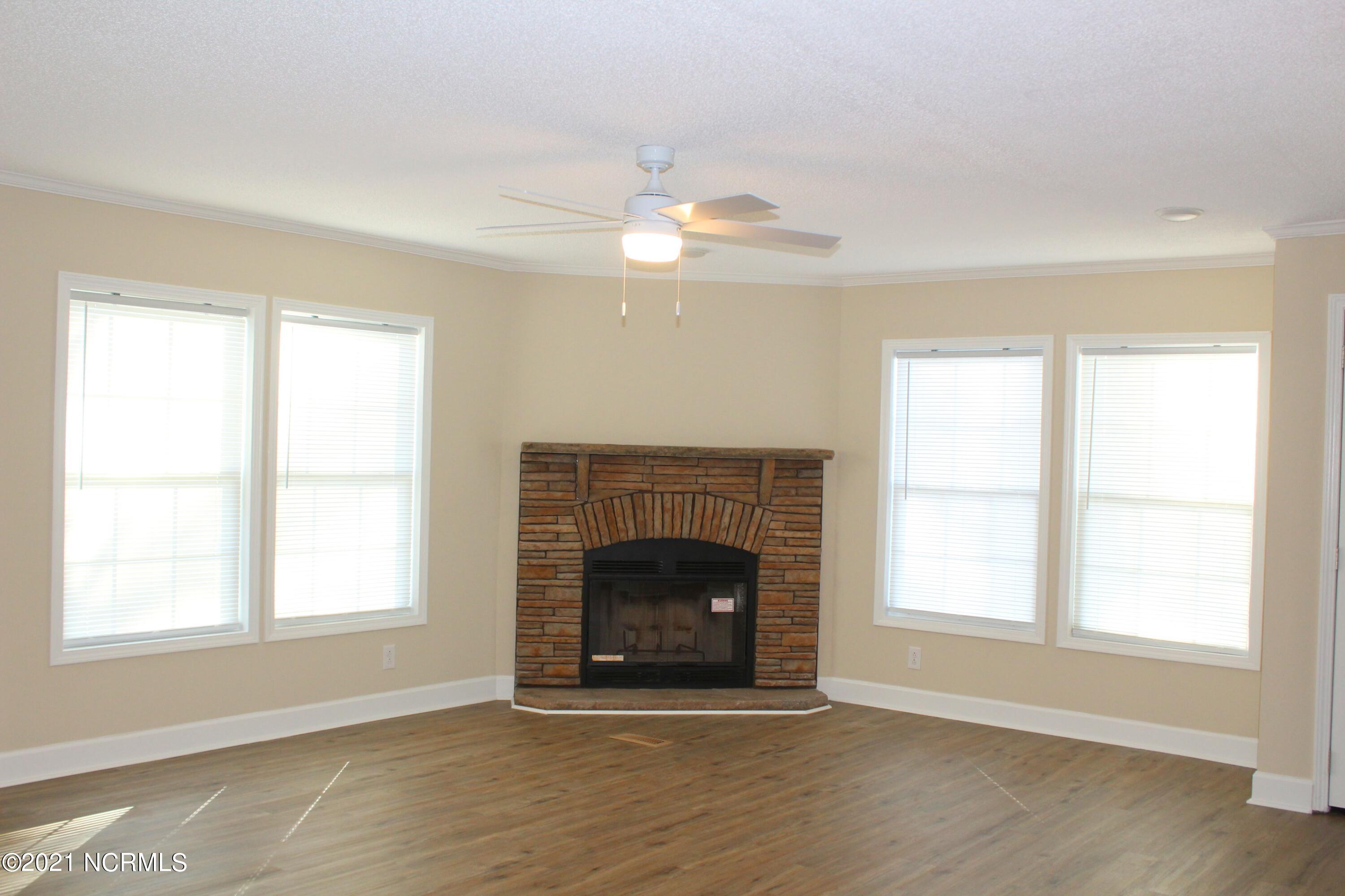 761 Truitt Road New Bern, NC 28560 - Photo 2 of 4 Fireplace