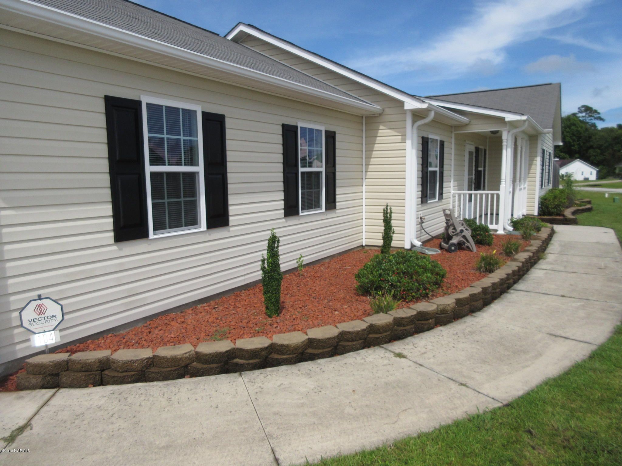 104 Gamble Way Hubert, NC 28539 - Photo 2 of 22 104 Gamble Way - Front Flower Bed New