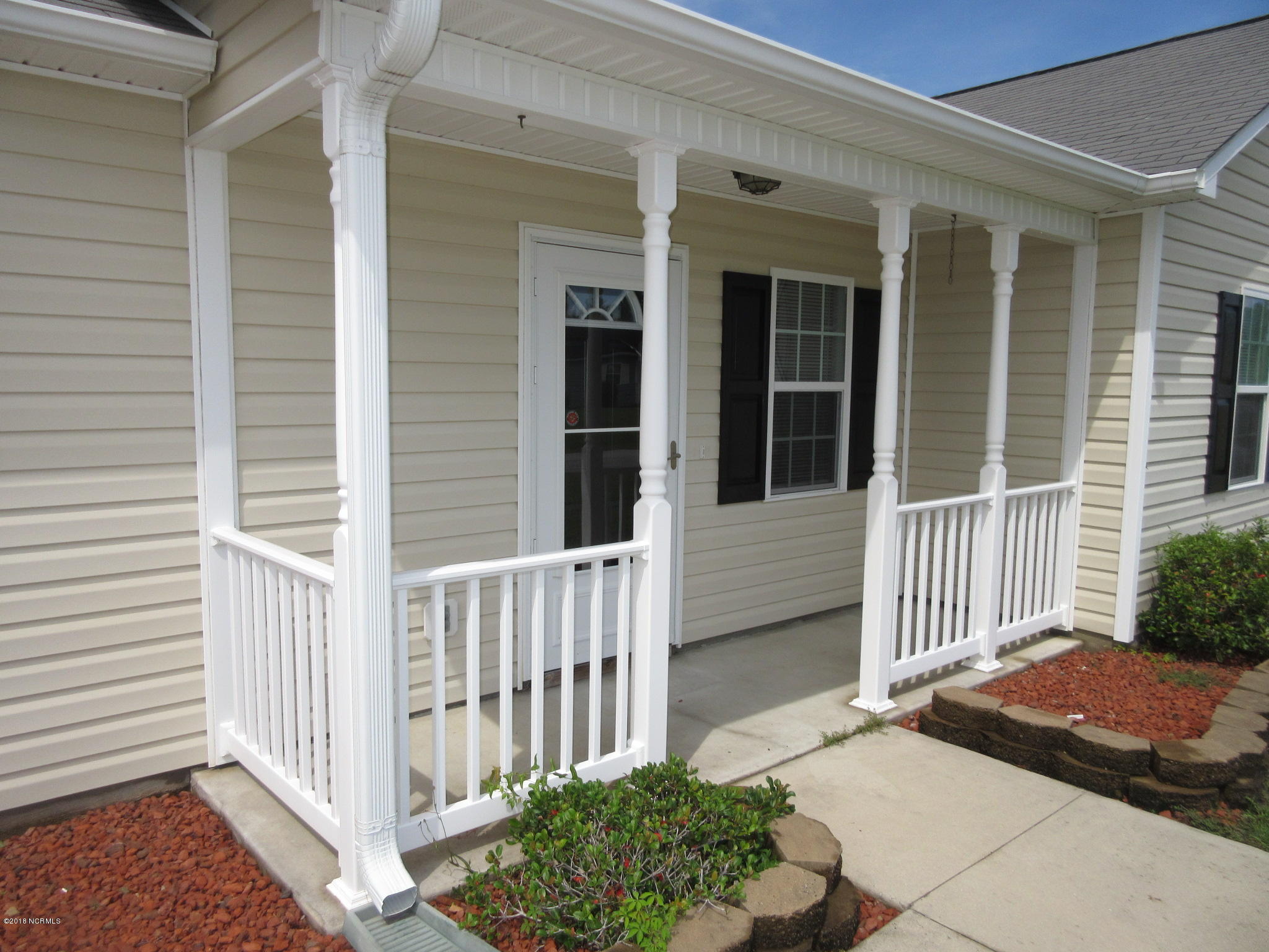 104 Gamble Way Hubert, NC 28539 - Photo 3 of 22 104 Gamble Way - Front Porch New