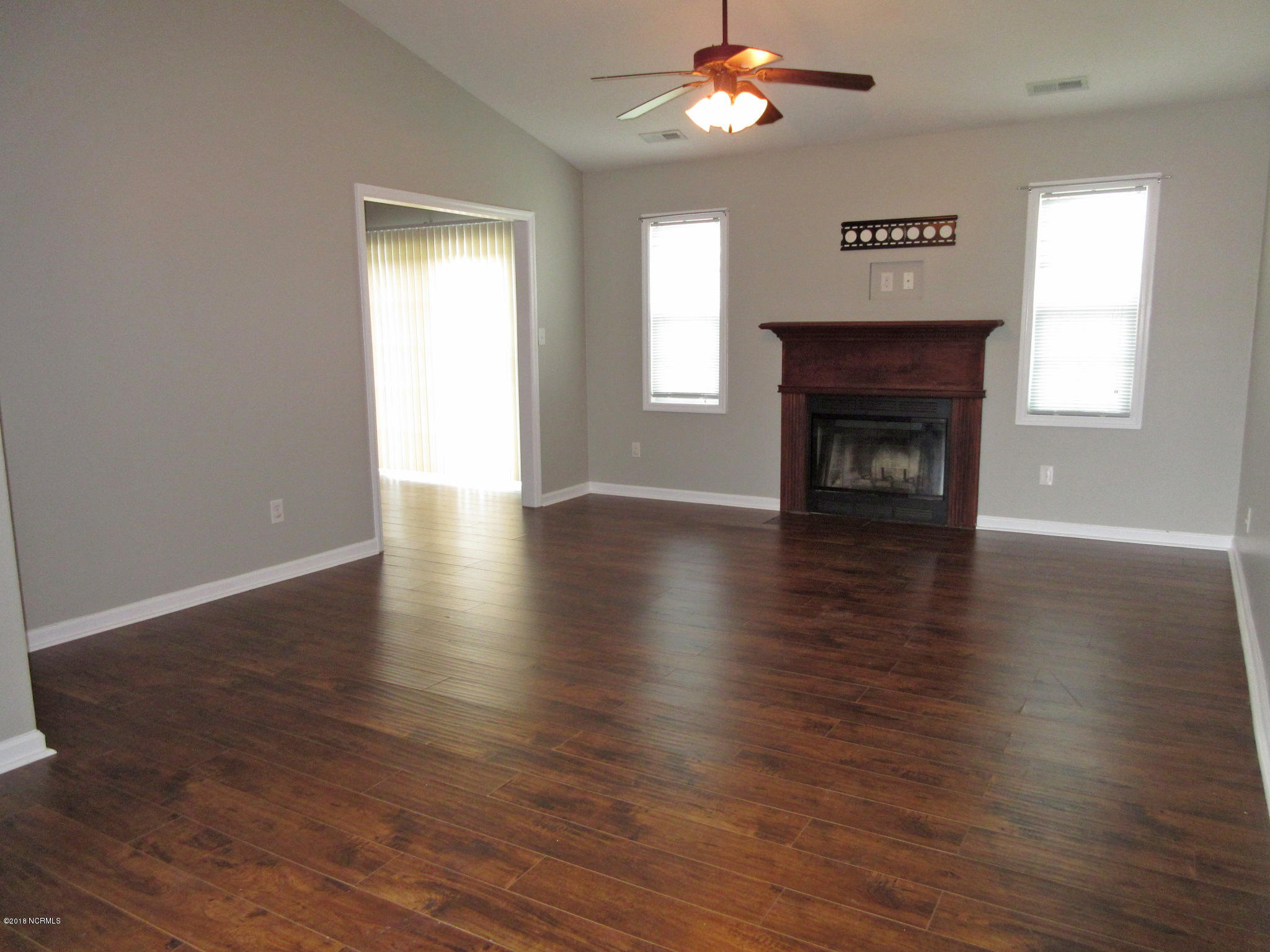 104 Gamble Way Hubert, NC 28539 - Photo 4 of 22 104 Gamble Way - Living 1