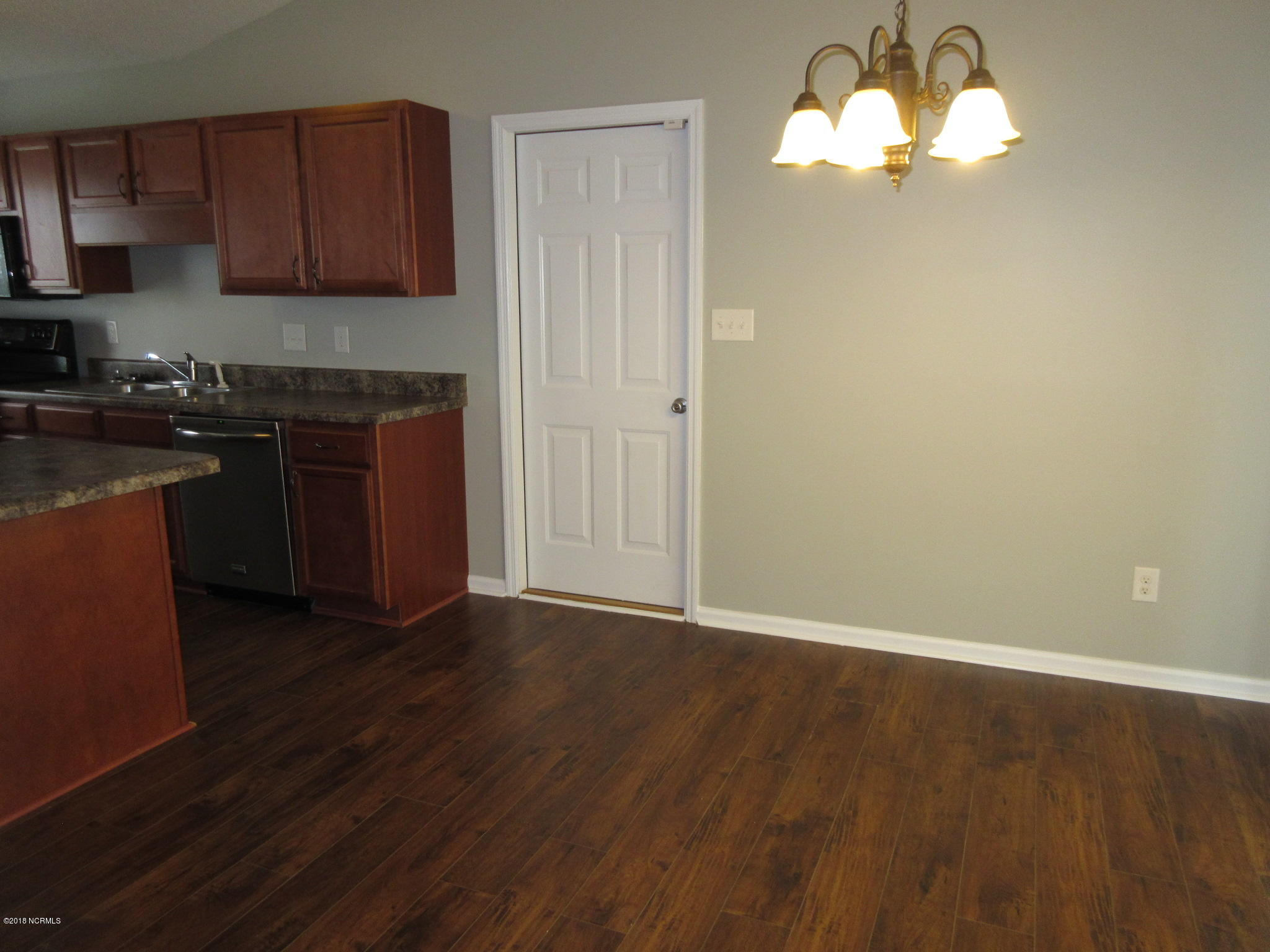 104 Gamble Way Hubert, NC 28539 - Photo 6 of 22 104 Gamble Way - Diding 1