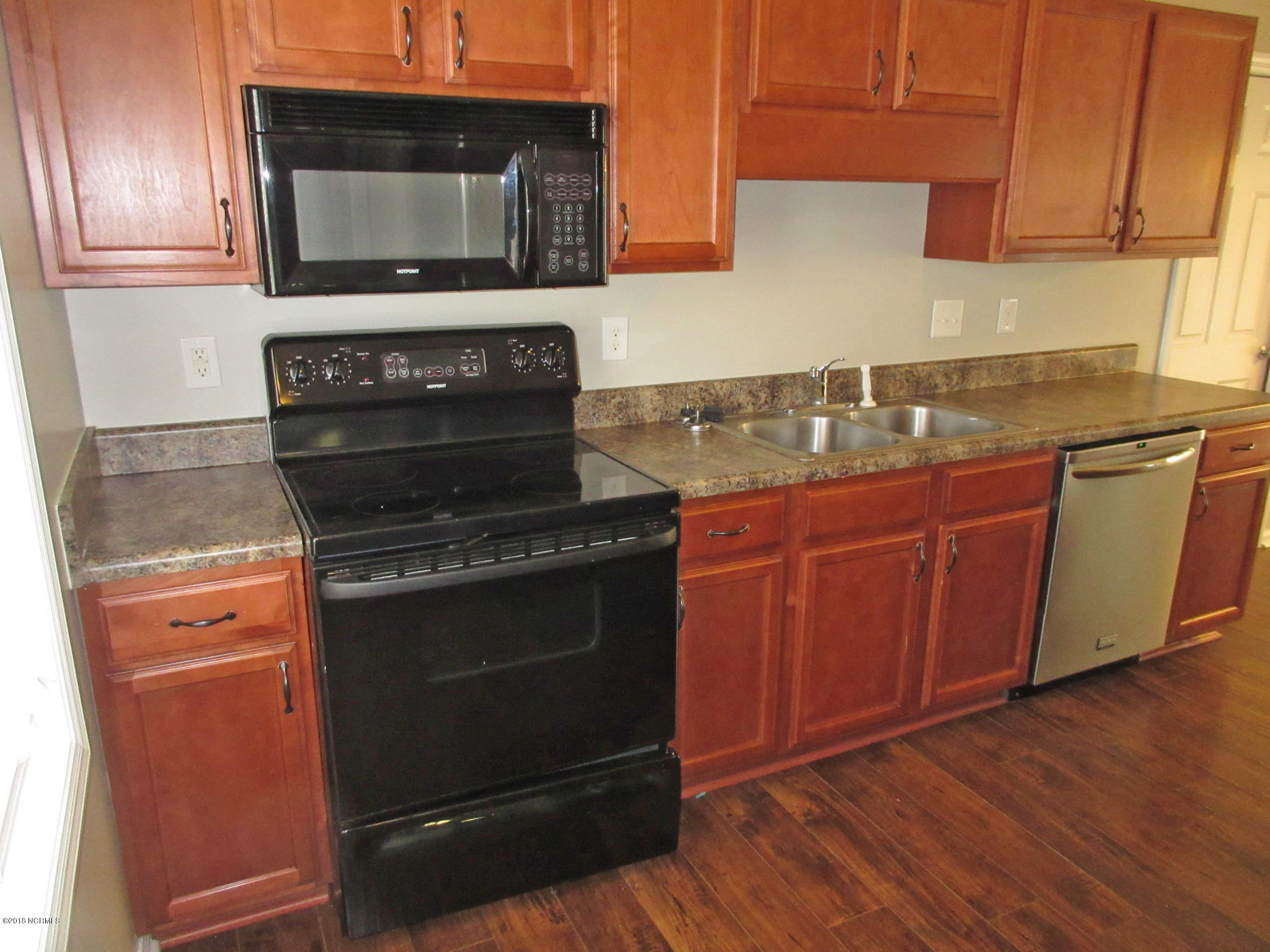 104 Gamble Way Hubert, NC 28539 - Photo 9 of 22 104 Gamble Way - Kitchen 3