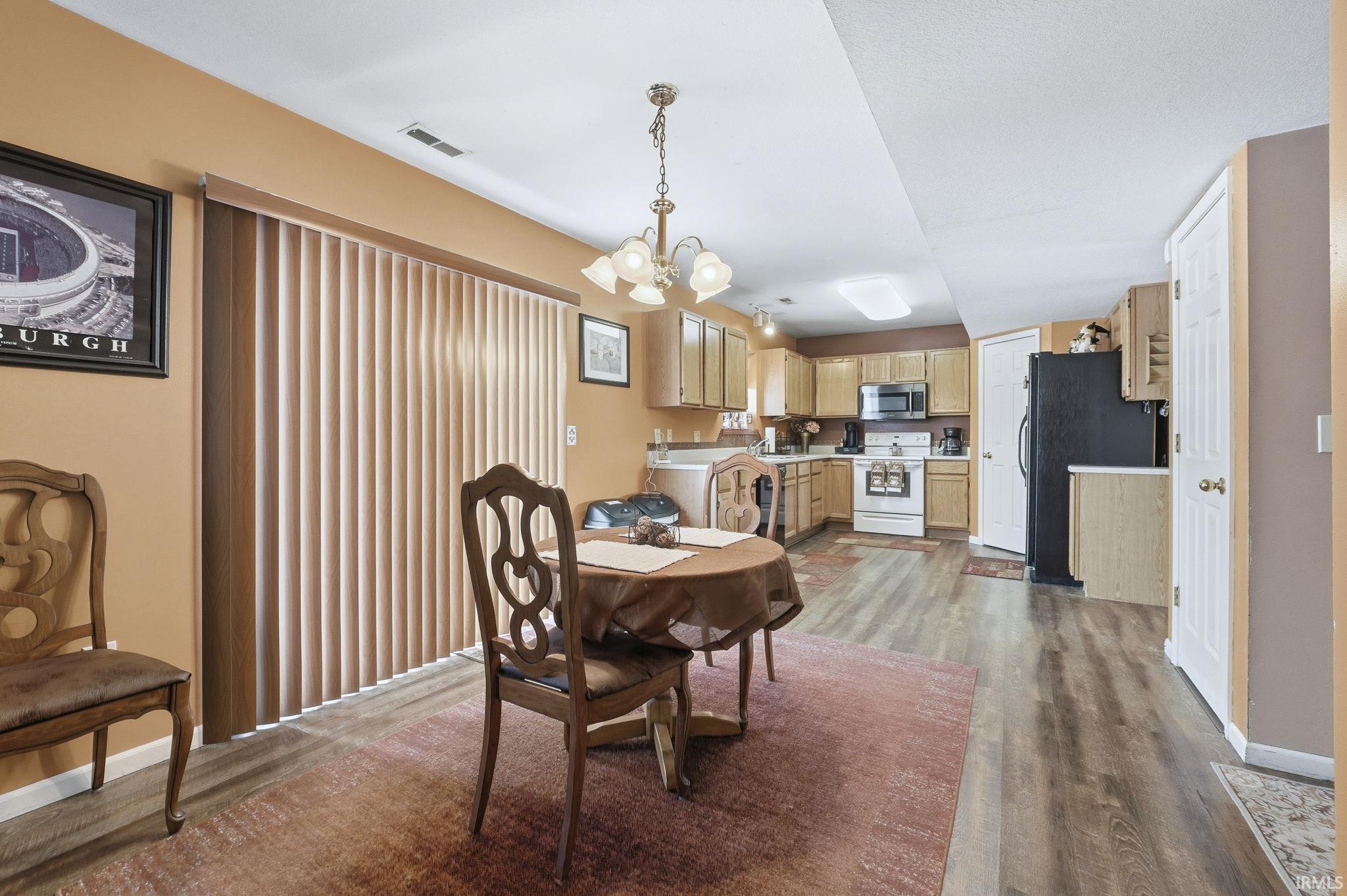 807 Larkwillow Court Huntertown, IN 46748 - Photo 15 of 36