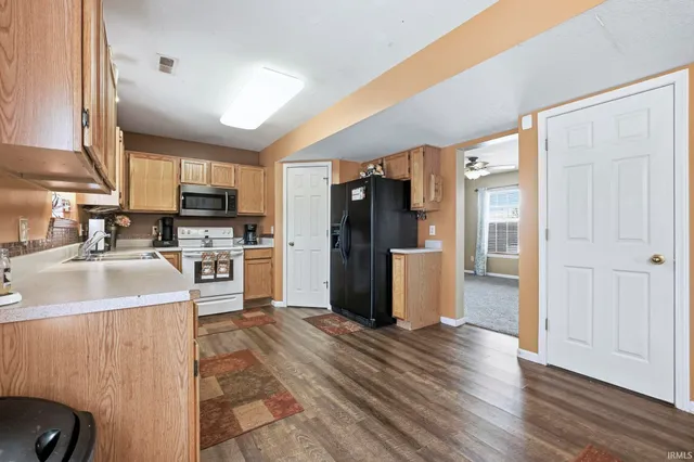 $269,900 | 807 Larkwillow Court, Huntertown, IN 46748