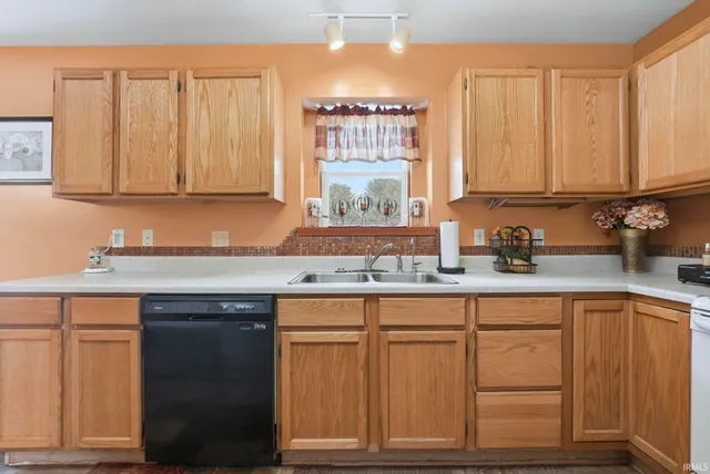 $269,900 | 807 Larkwillow Court, Huntertown, IN 46748