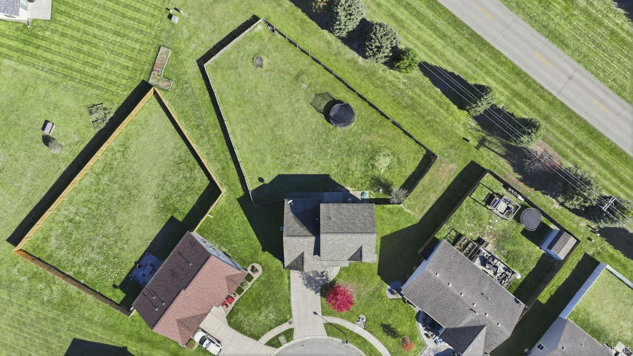 807 Larkwillow Court Huntertown, IN 46748 - Photo 4 of 36