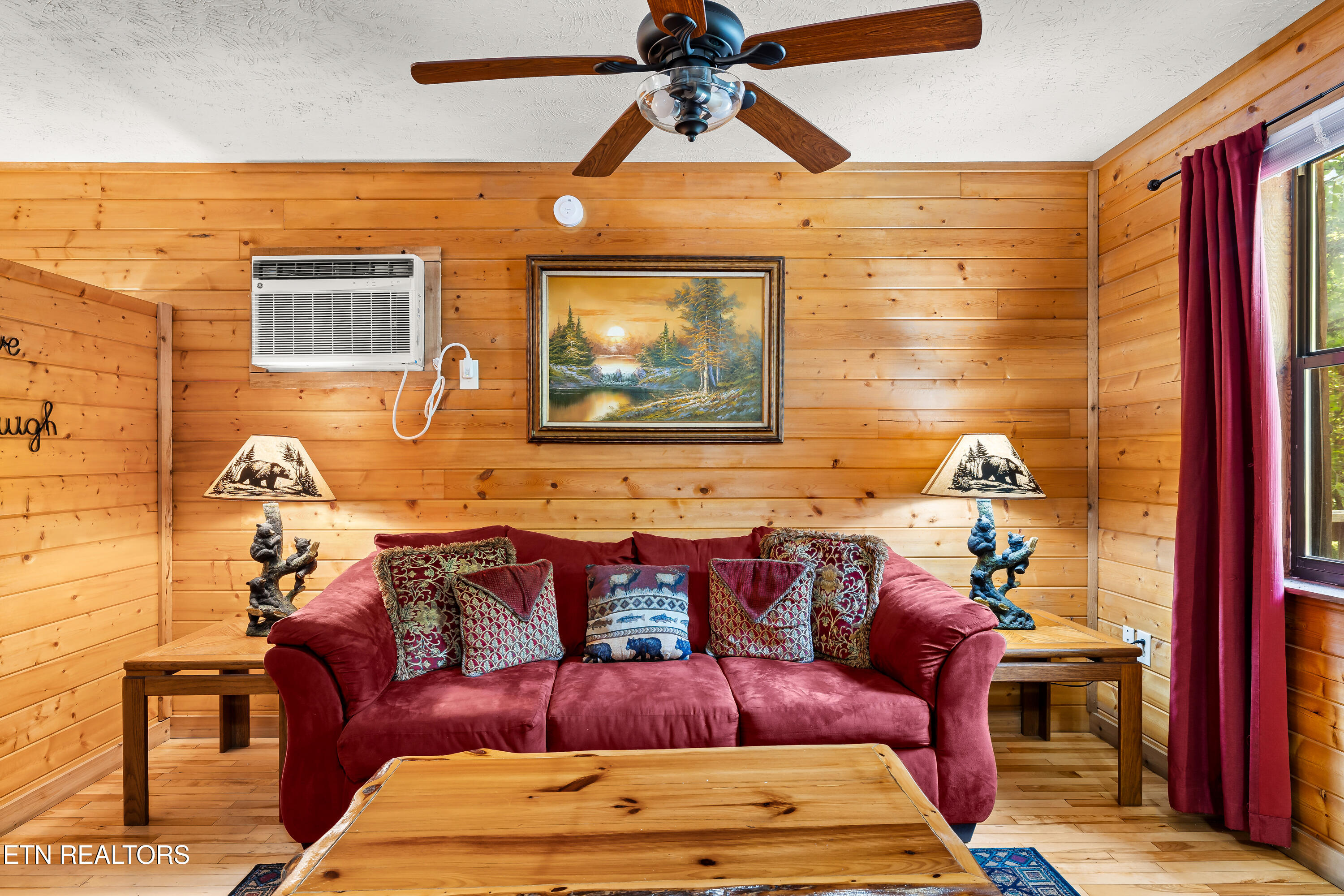 2036 Ridge Road, Unit 14 Pigeon Forge, TN 37863 - Photo 12 of 27 .