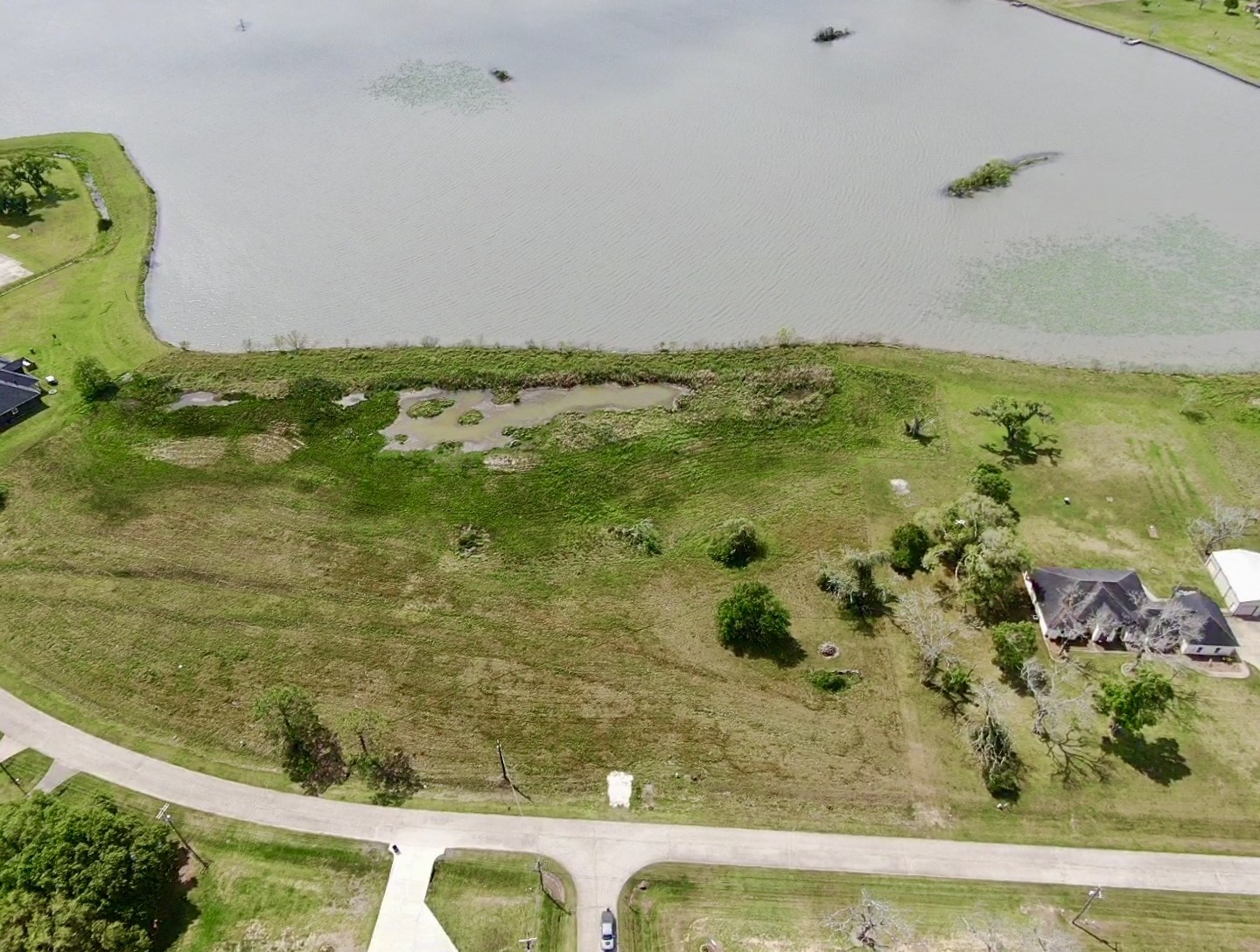 819 Bar X Trail Angleton, TX 77515 - Photo 7 of 11