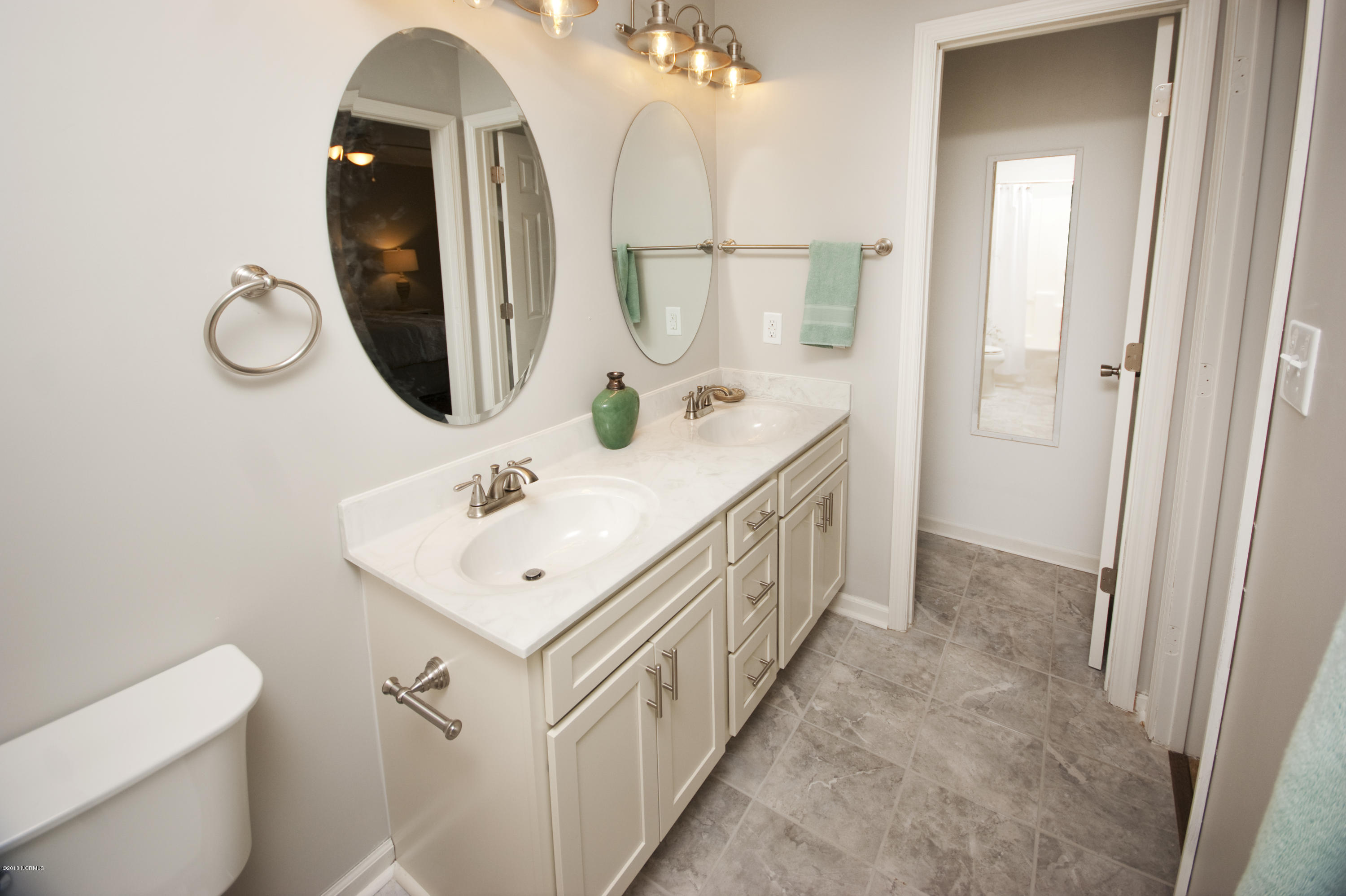 118 Fodder Drive Hubert, NC 28539 - Photo 13 of 33 masterbath2