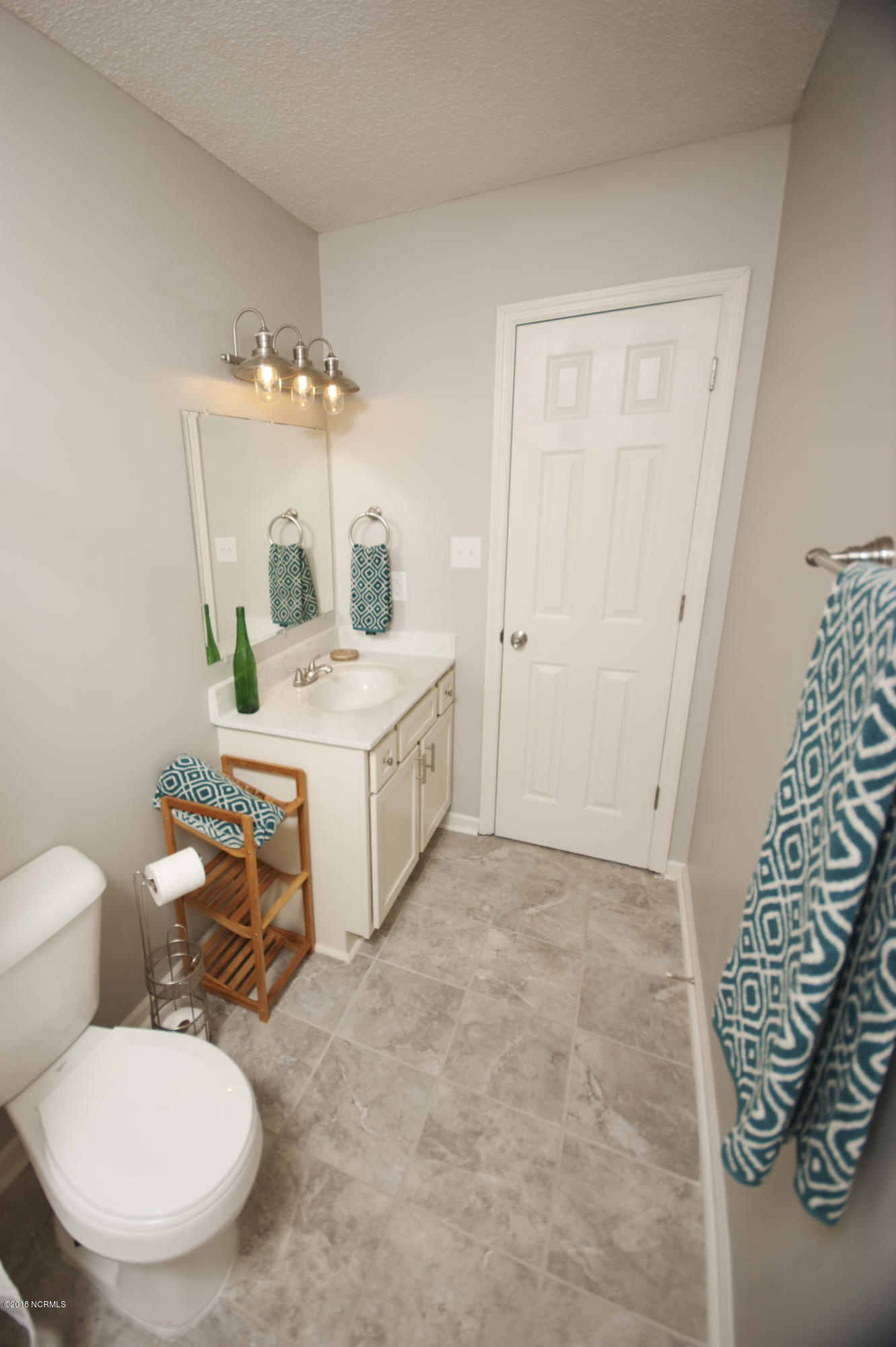 118 Fodder Drive Hubert, NC 28539 - Photo 17 of 33 hallbath2 (1)