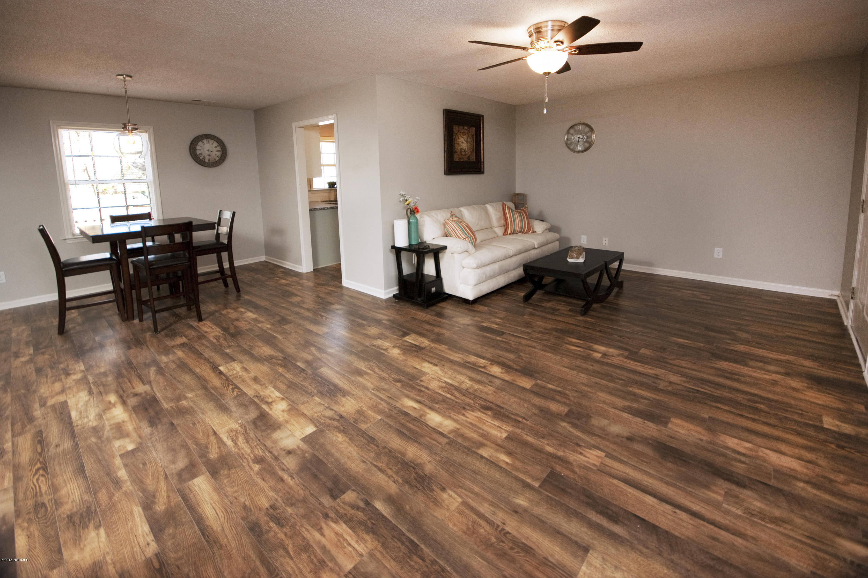 118 Fodder Drive Hubert, NC 28539 - Photo 5 of 33 livingroom2 (1)