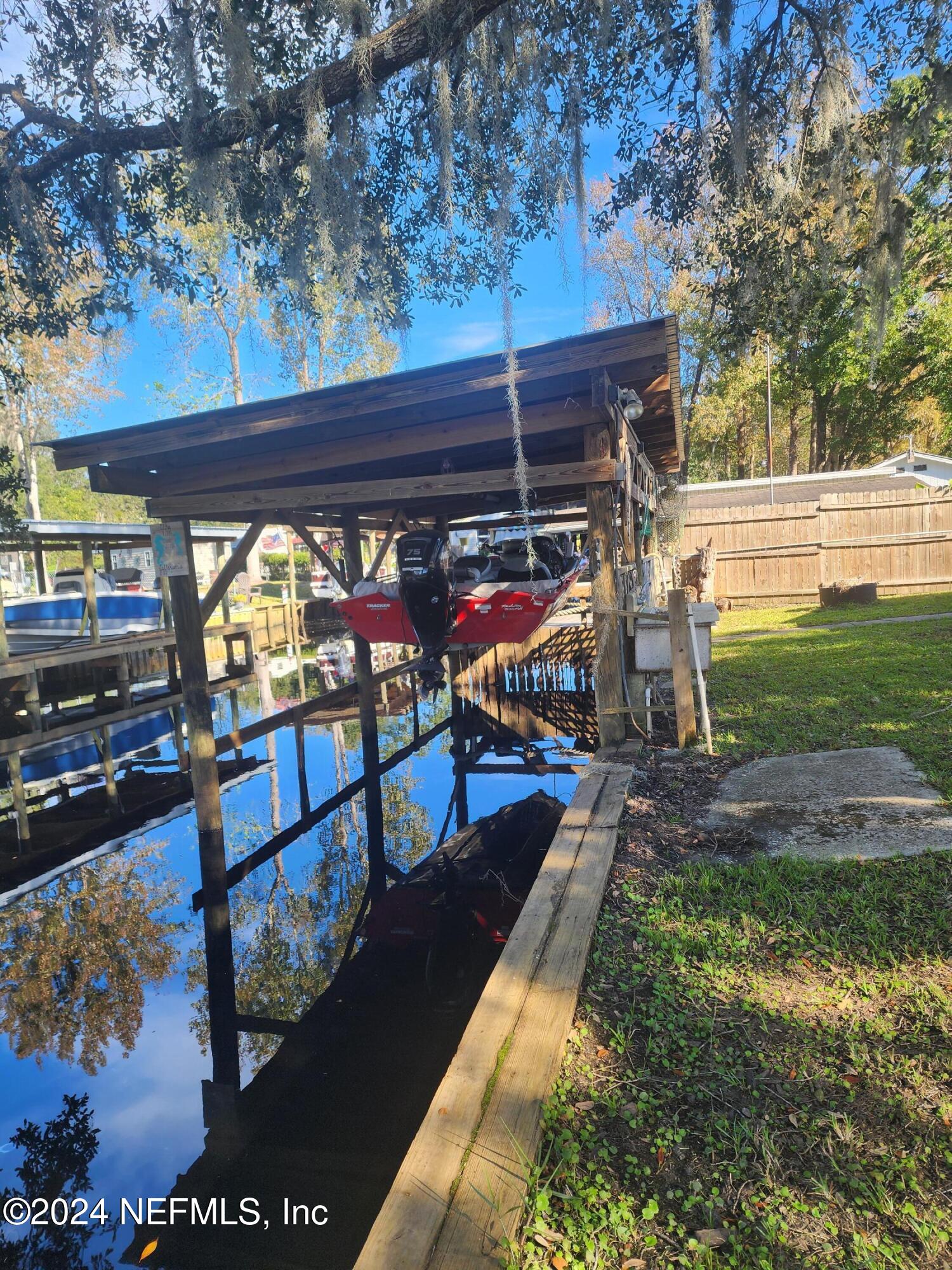 106 Edgewater Road Satsuma, FL 32189 - Photo 5 of 25 20241205_140630 (1)