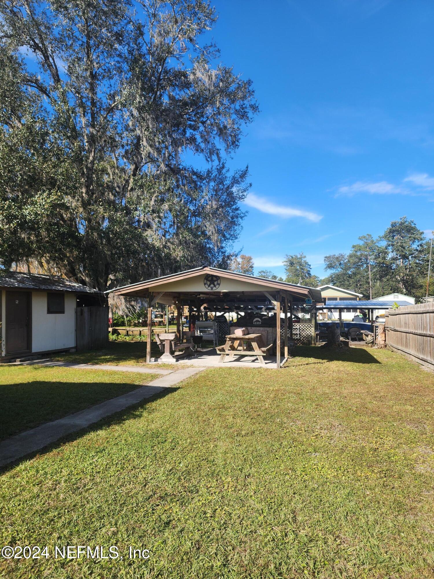 106 Edgewater Road Satsuma, FL 32189 - Photo 6 of 25 20241205_140442