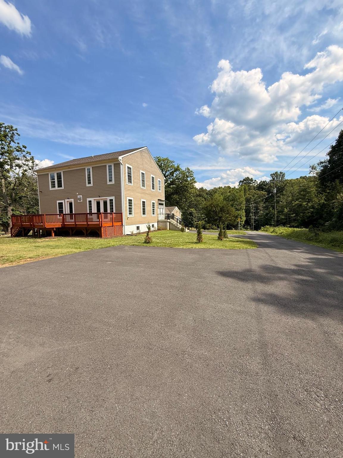 Welcome to 12304 Popes Head Rd!