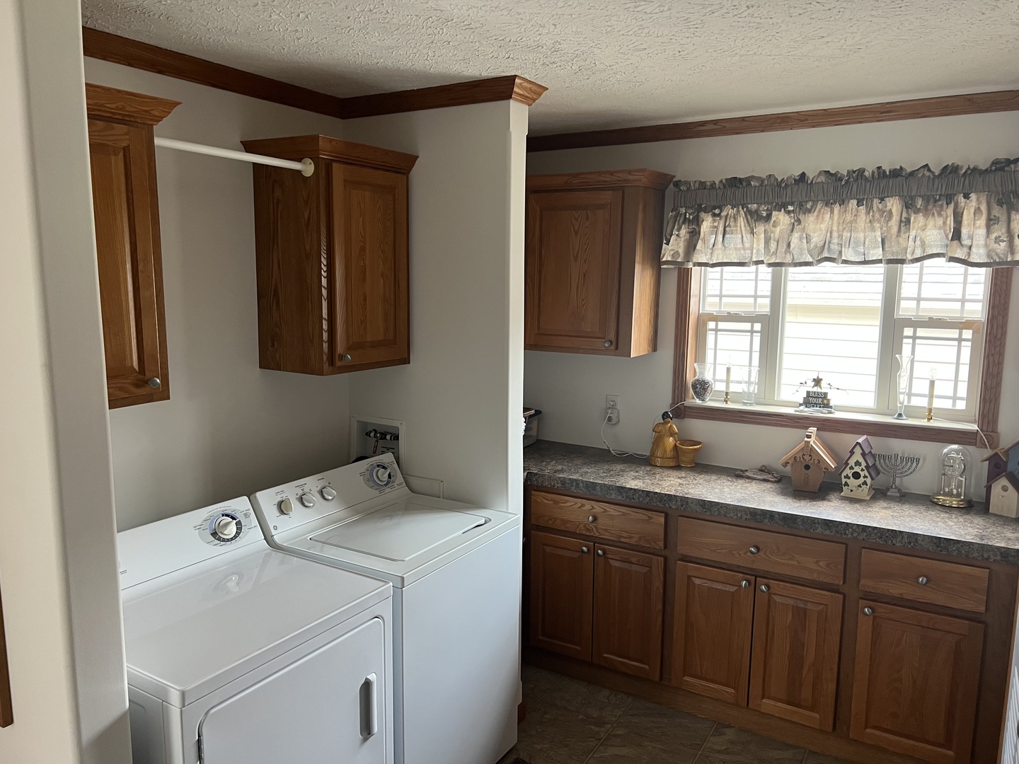 405 James Road Elwood, IL 60421 - Photo 11 of 27 a utility room with closet dryer and washer