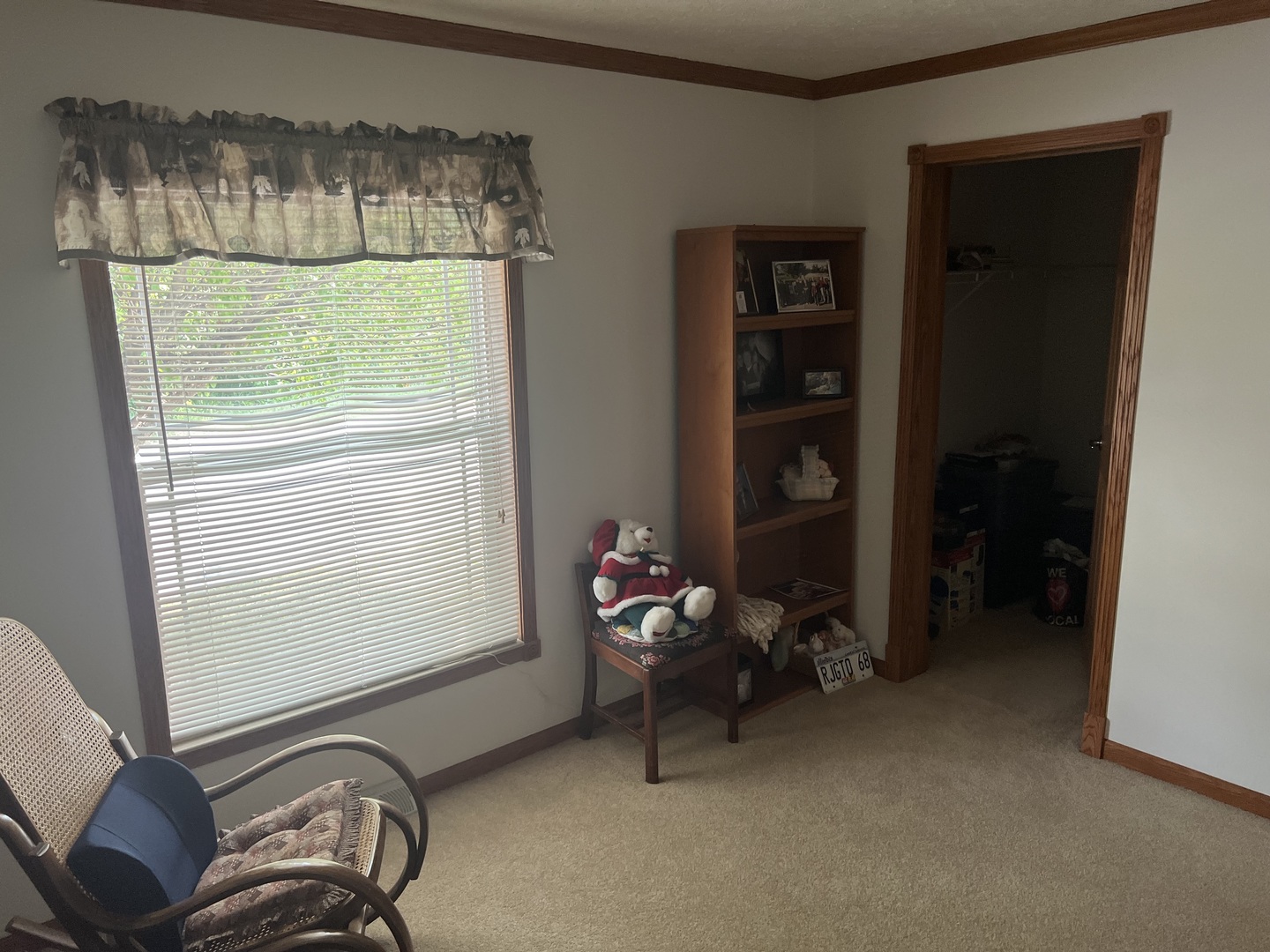 405 James Road Elwood, IL 60421 - Photo 19 of 27 a room with a door open to a room